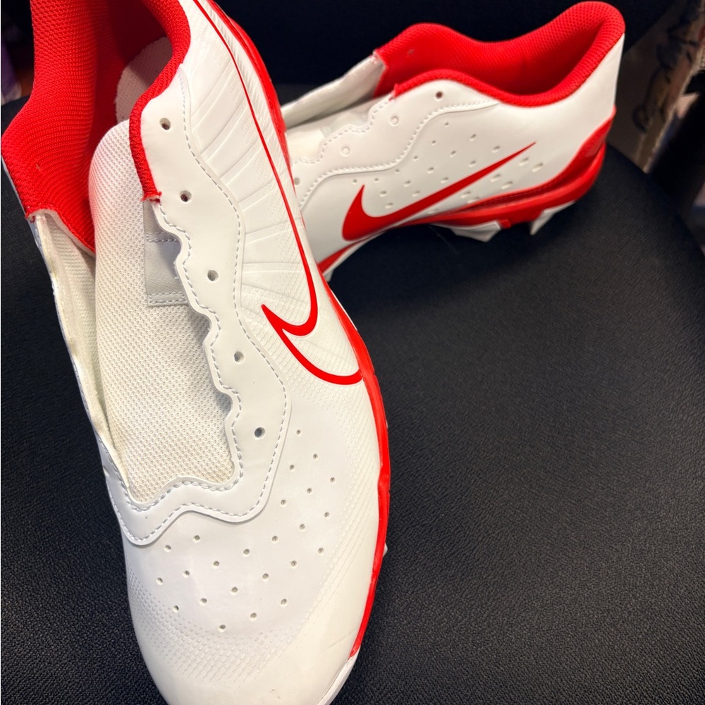 Nike White and Red Men's Baseball Cleats